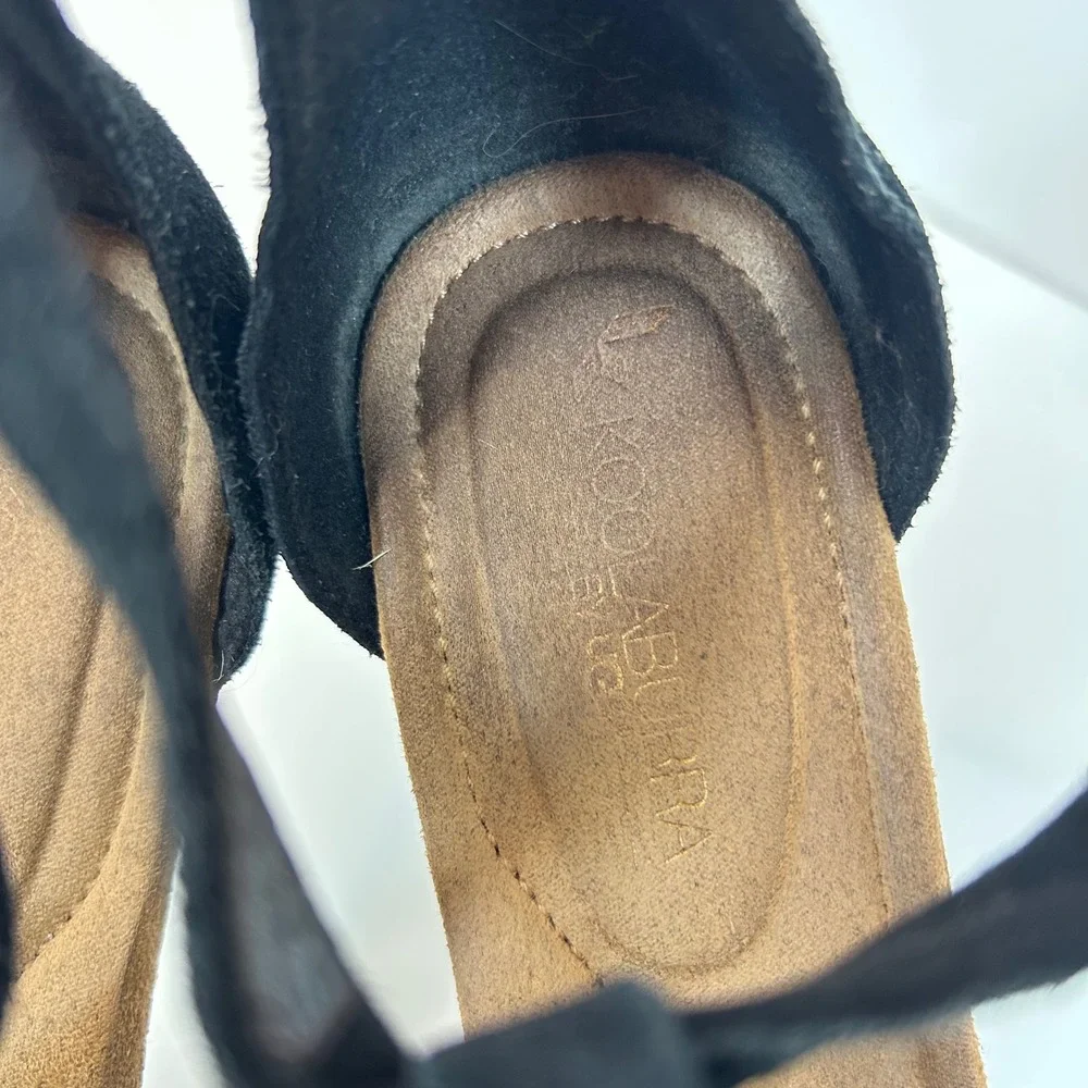 Koolaburra Boho Laser Cut Wedge Sandals 9 Black Suede Coastal Cowgirl Festival